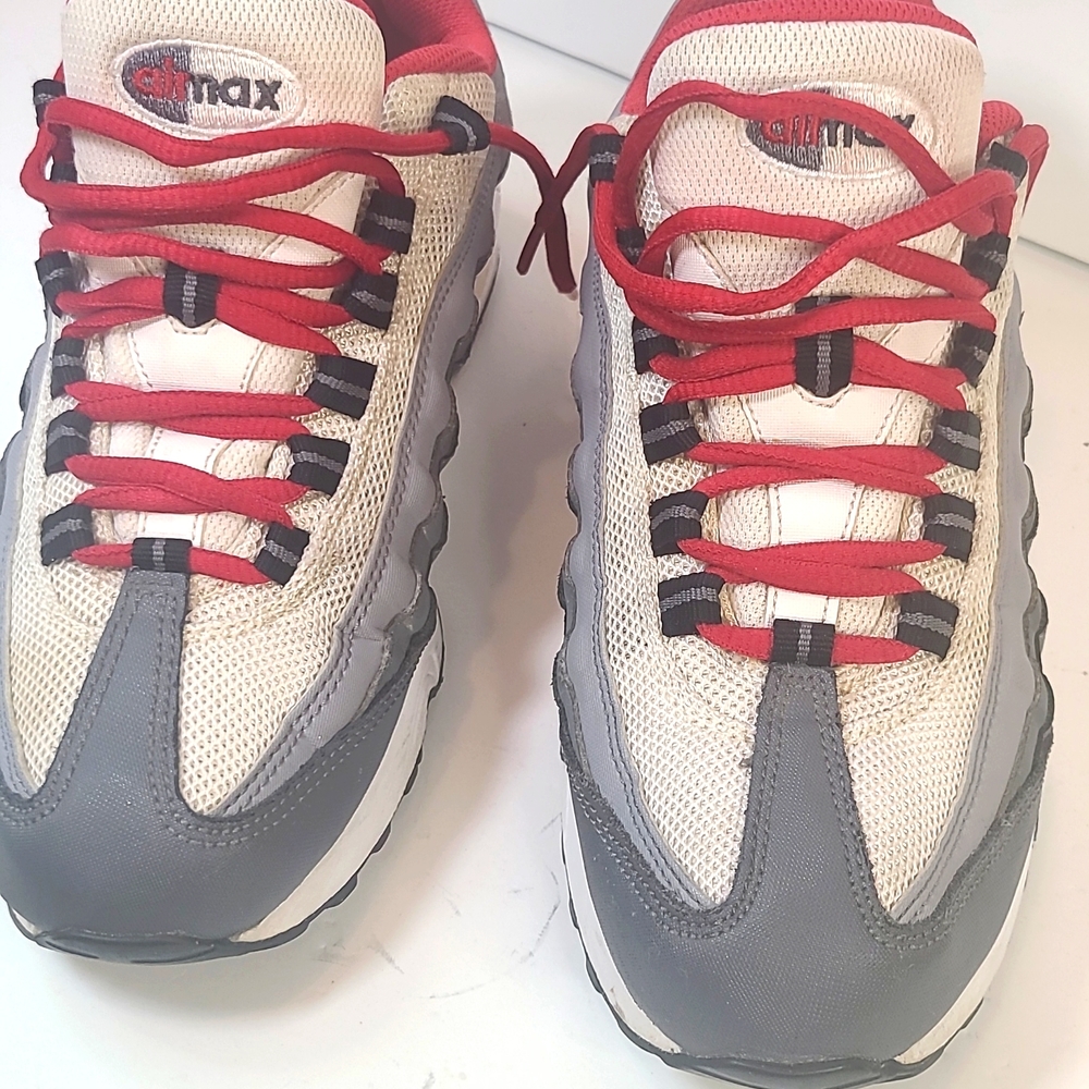 Nike Air Max/ Size 7Y